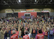 Metroviários de São Paulo suspendem greve, mas mantêm mobilização