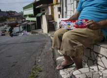 Iogurtes da Danone e Nestlé são vendidos perto da validade com trabalho escravo