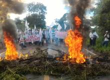 Movimentos sociais fazem atos contra a prisão de Lula na manhã desta quarta (11)