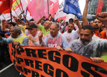 Manifestação contra Bolsonaro ocupa via da Avenida Paulista nesta segunda (3)