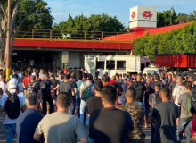 Lanche com larvas é entregue a trabalhadores da AGCO em Canoas