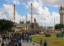 BA: Ato contra fechamento de fábrica de fertilizantes reúne 2 mil trabalhadores