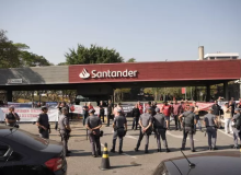 Santander usa violência em protesto pacífico de bancários contra a terceirização