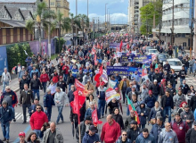 Trabalhadores voltam às ruas de Porto Alegre contra privatização da Corsan