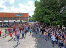 Trabalhadores na Arteb aprovam acordo negociado por sindicato e encerram protesto