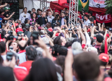 Lula acaba de sair da sede da PF em Curitiba